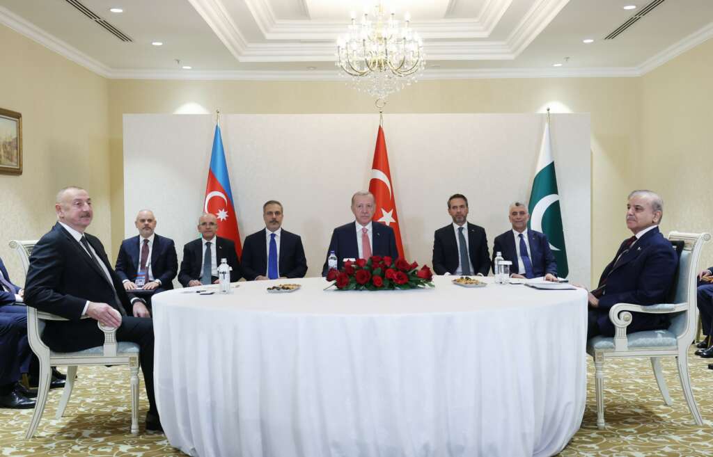 Erdoğan, Aliyev ve Şerif ile bir araya geldi