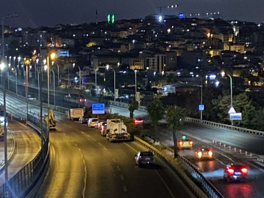 Haliç’teki orta köprünün Kadıköy istikameti kapatıldı