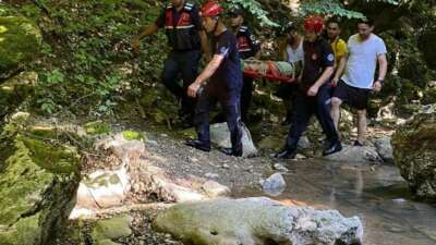 Bursa’da fotoğraf çekilmek isteyen kadın kanyondaki kayalıklardan düştü