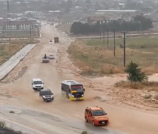 Bursa’da sağanak etkili oldu