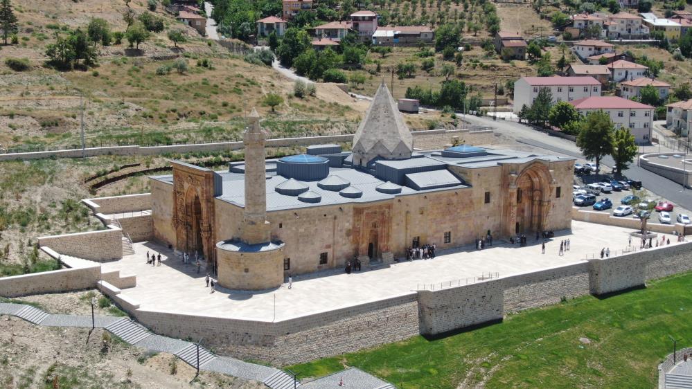 Anadolu’nun El Hamrası’nda ziyaretçi yoğunluğu