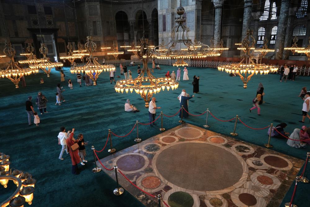 Ayasofya Camii’ni gelecek nesillere taşıyacak değişimler yapıldı