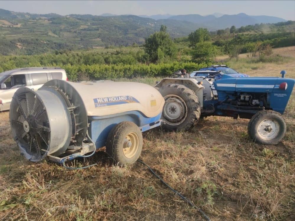 Bursa’da çiftçi traktörünün altında kaldı!