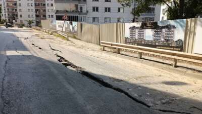 Bursa’da yolda çökme tehlikesi! O cadde trafiğe kapatıldı