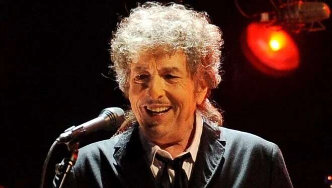 Efsane şarkıcı Bob Dylan’dan telefon yasağı