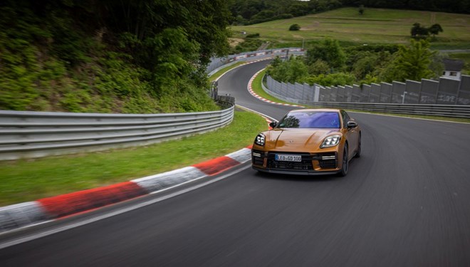 Yeni Porsche Panamera’dan Nürburgring rekoru