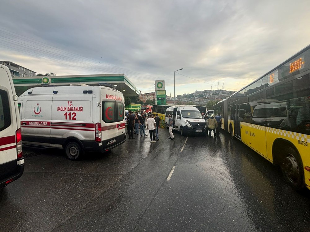 İETT otobüsü, park halindeki araçlara çarptı: 1’i ağır 3 yaralı