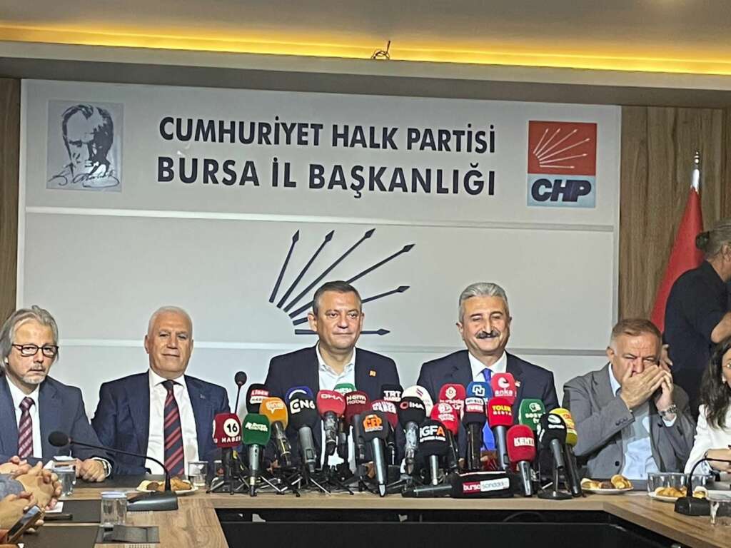 CHP Genel Başkanı Özel Bursa’da: Siz bizi çok hafife alıyorsunuz!