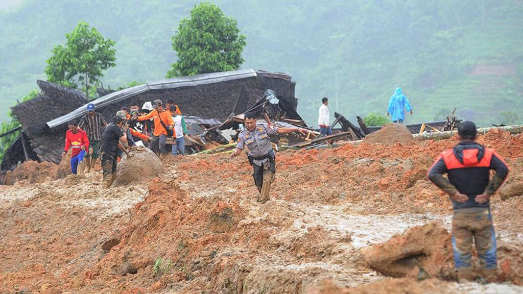 Endonezya’da altın madeninde heyelan: 11 kişi öldü