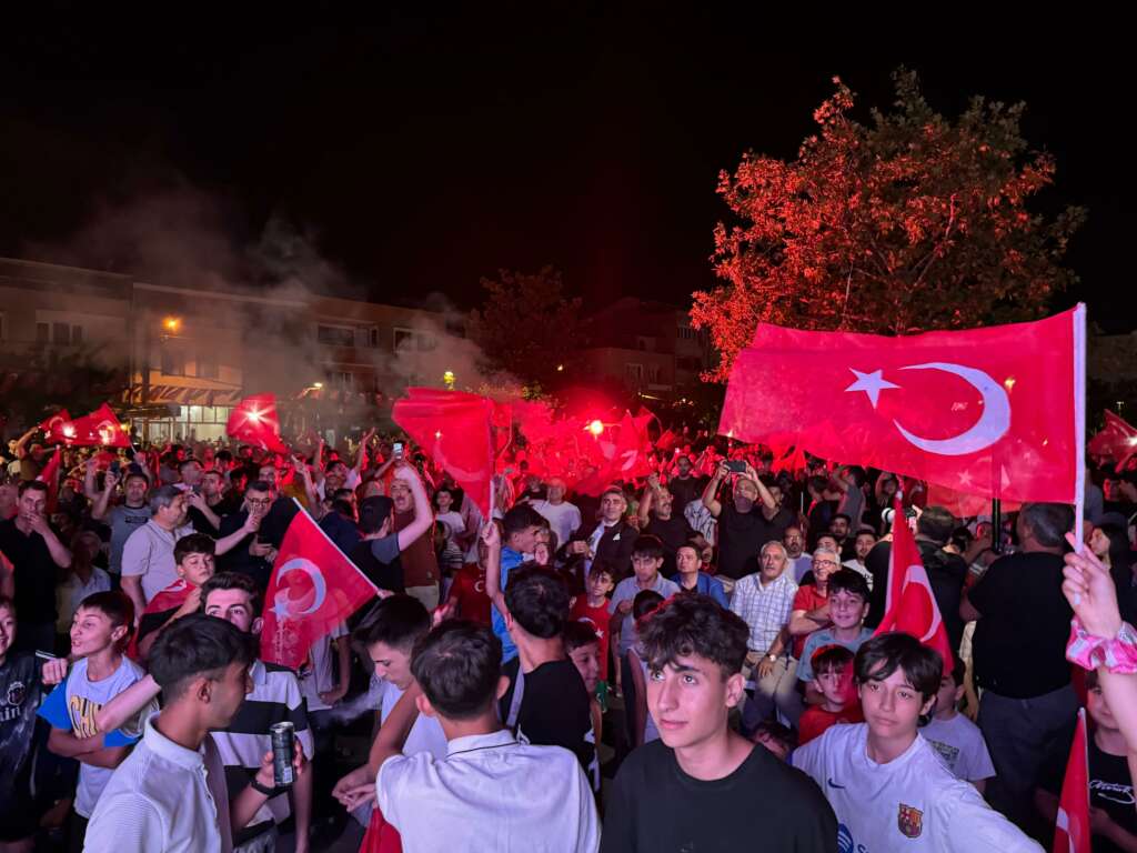 Bursa’da maç heyecanı yarıda kaldı! Türkiye-Avusturya maçı gösterimi iptal!