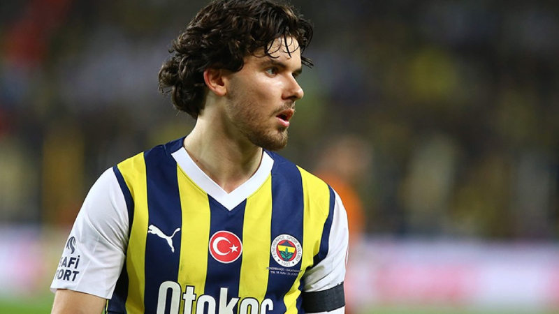 Fenerbahçe’de Ferdi Kadıoğlu, imza için İngiltere’ye gidiyor