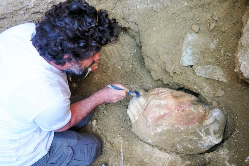 Laodikya’da arkeologları heyecanlandıran buluş