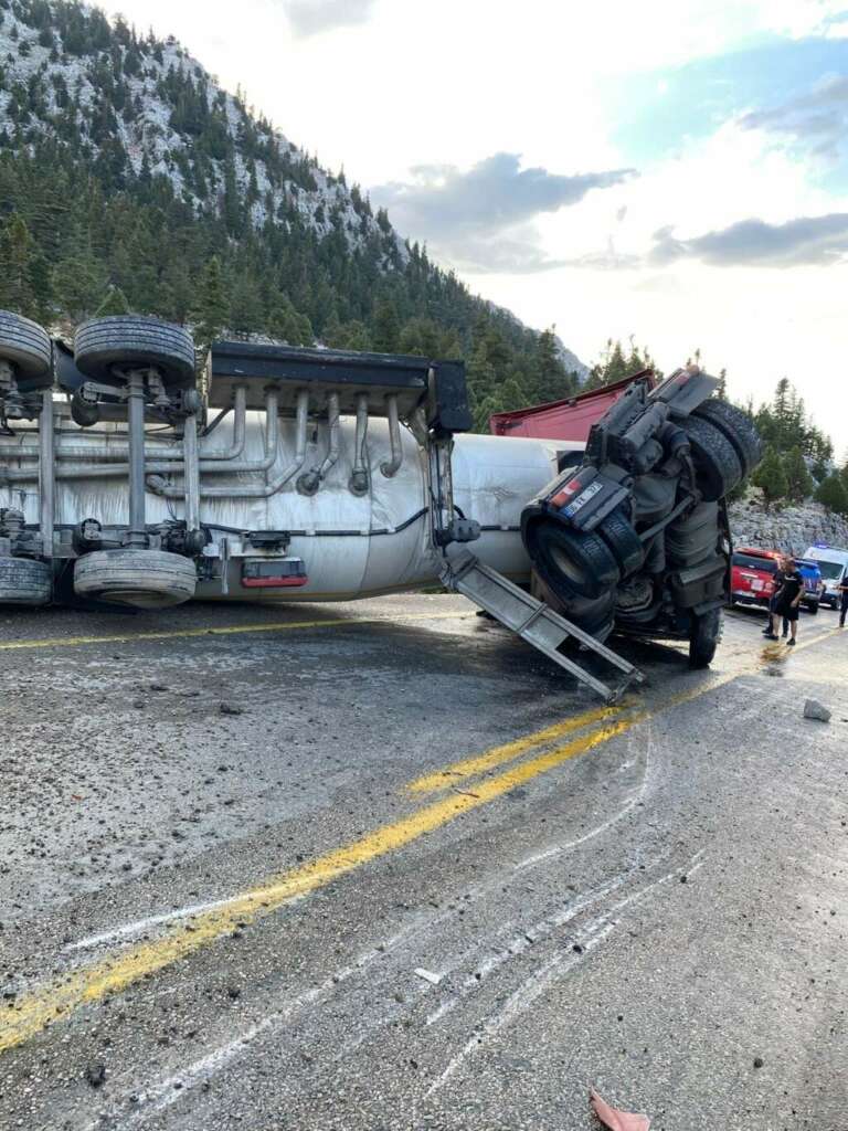 Mazot yüklü tanker devrildi