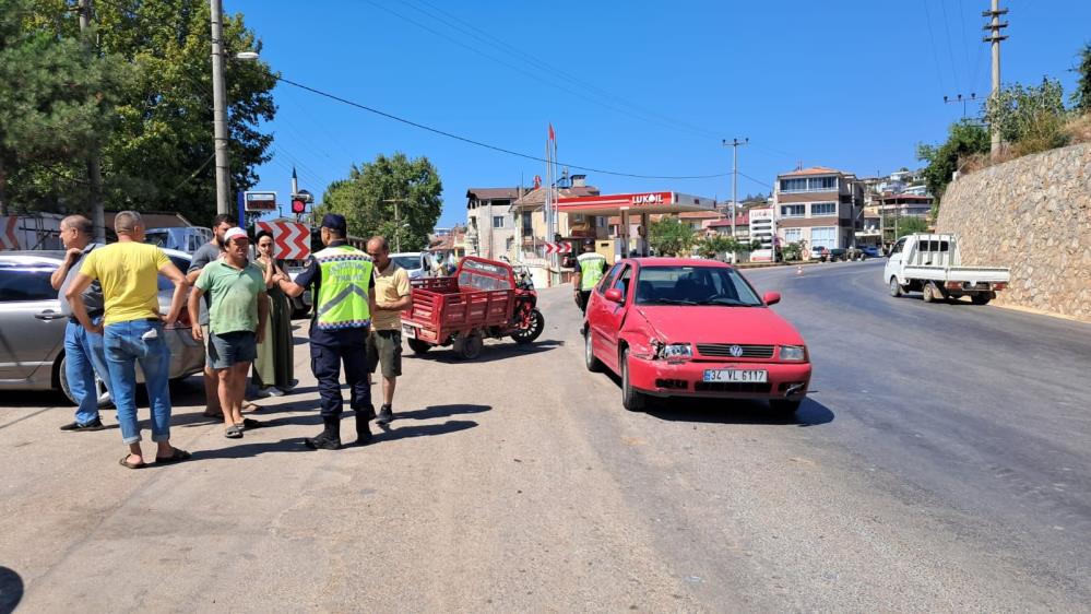 Bursa’da tarladan dönen aile kaza yaptı