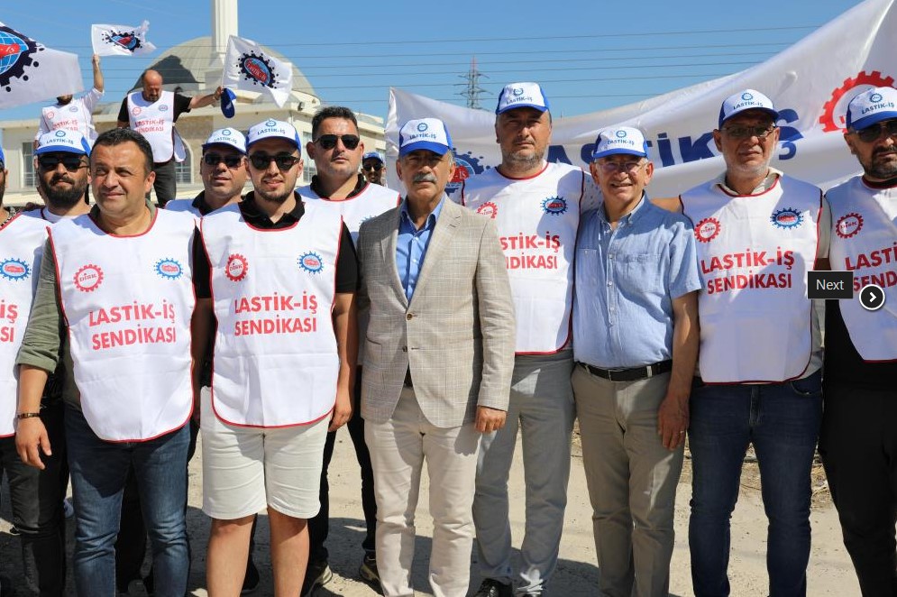 Gemlik Belediye Başkanı Deviren’den işten çıkarılan işçilere destek