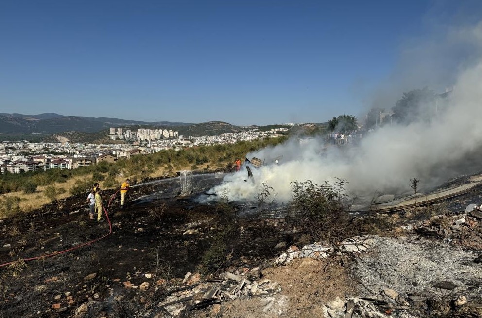 Bursa’da çocuklar otları ateşe verdi, orman yangınının kıyısından dönüldü