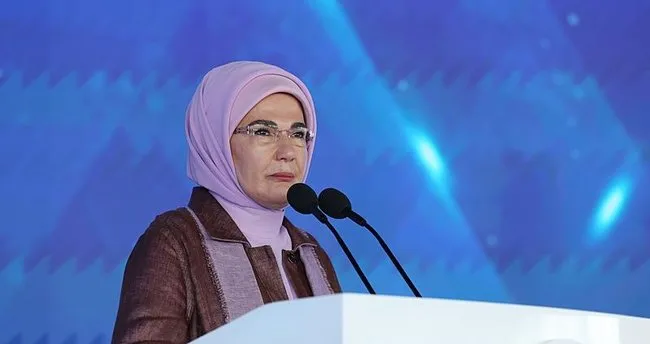 Emine Erdoğan’dan Pakistanlı yapışık ikizlerin Türkiye’de ameliyatla ayrılmasına ilişkin paylaşım