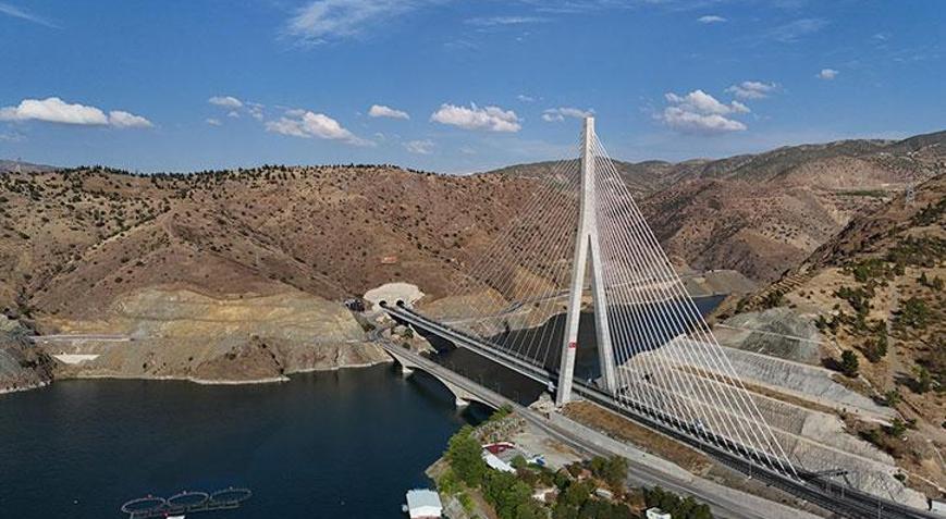 Bakan Uraloğlu açıkladı: Kömürhan Köprüsü Dünya’nın en iyisi!