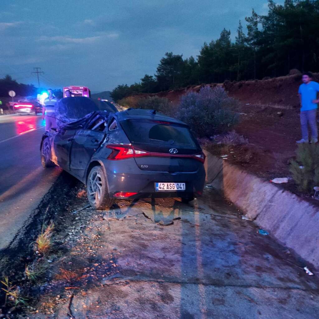 Zincirleme trafik kazası: 1 ölü, 11 yaralı