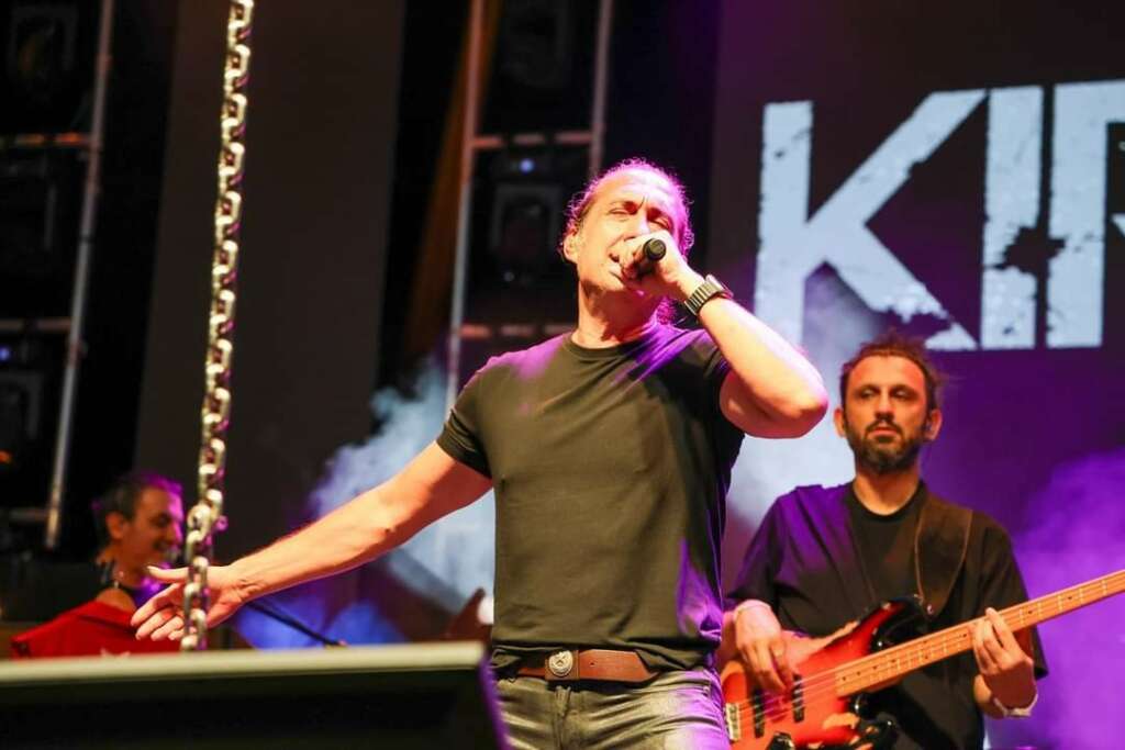 Ünlü şarkıcı Kıraç, kendi konserine giderken kayboldu