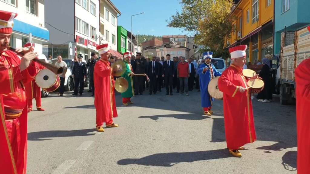 Orhaneli Karagöz Festivali ve Kurtuluş şenlikleri coşkuyla kutlandı