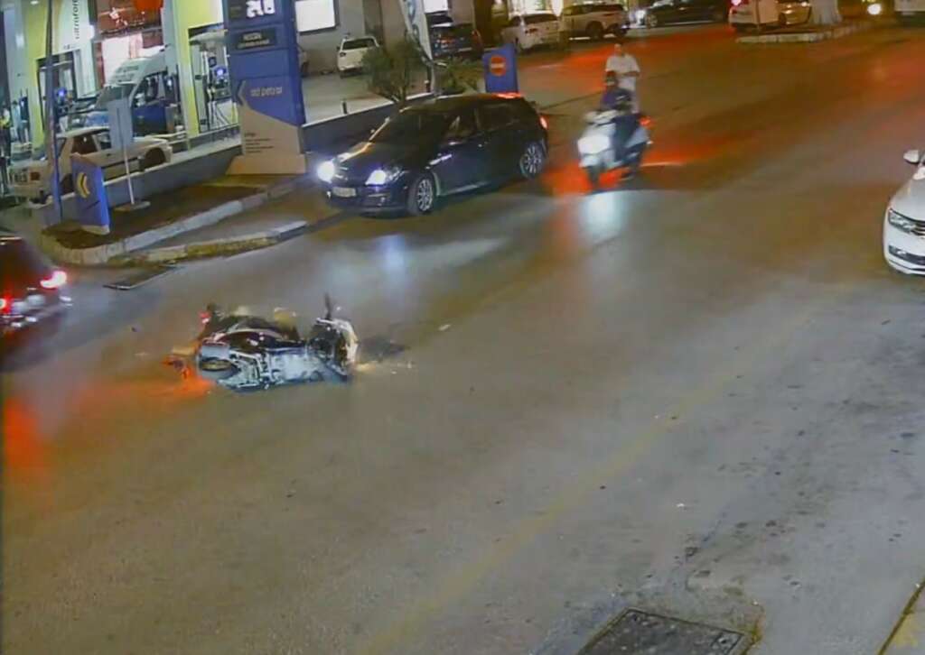 Otomobille çarpışan motosikletli genç hayatını kaybetti