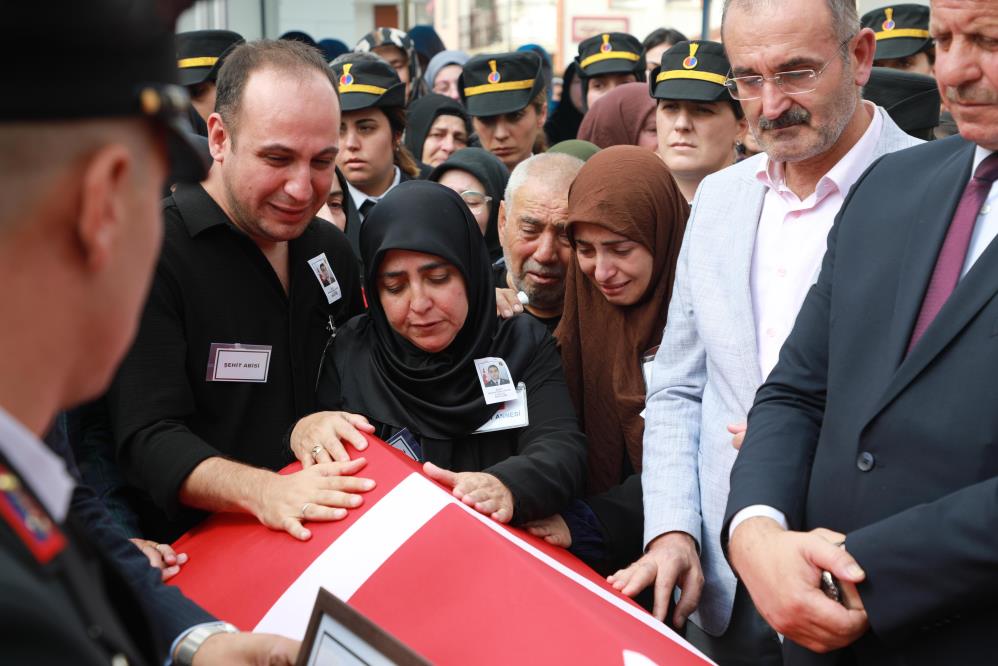 20 gün önce sözlenmişti… Sakaryalı şehit son yolculuğuna uğurlandı