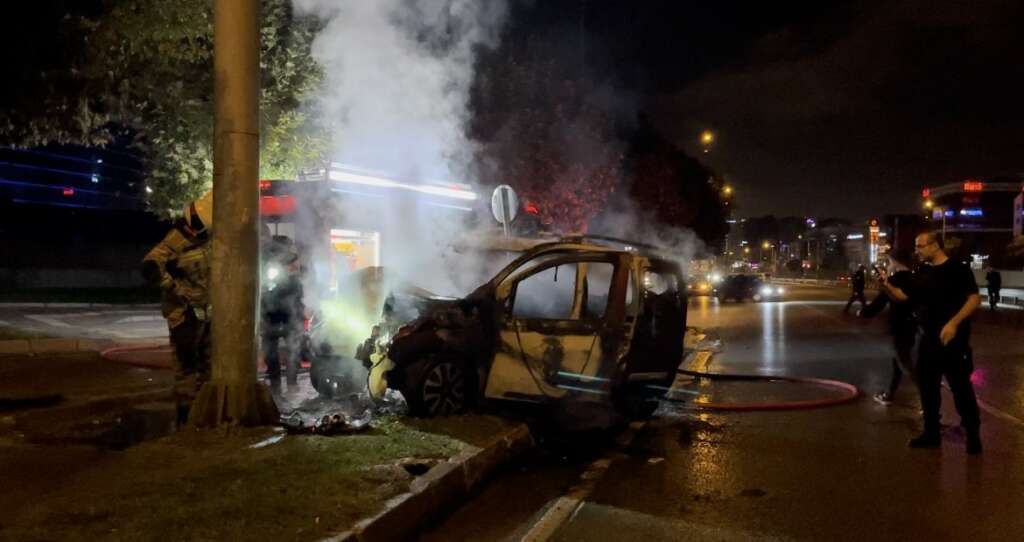 Bursa’da ölümle burun buruna… Sürücü araçtan fırladı, araç alev alev yandı!