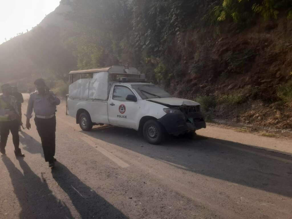 Pakistan’da yabancı diplomatların konvoyuna bombalı saldırı: 1 ölü, 4 yaralı