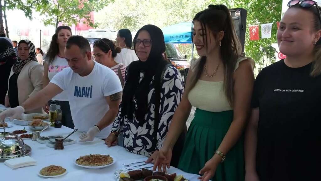 Mersin’de zeytinyağı yemek yarışması düzenlendi