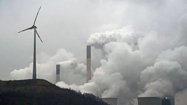 Güneş ve rüzgar enerjisi ilk kez fosil yakıtları geride bıraktı