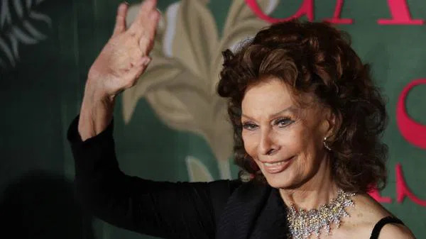 İtalyan sinemasının divası Sophia Loren 90 yaşında