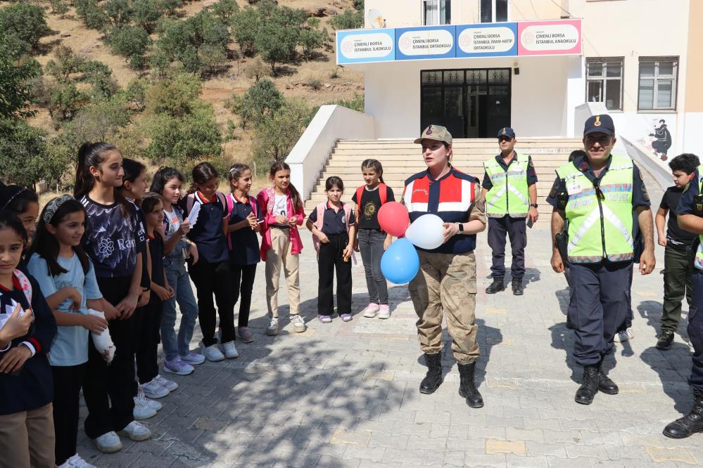 Jandarmadan öğrencilere trafik eğitimi