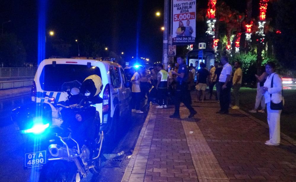 Halk otobüsünde ‘kadına laf atma’ kavgasında kan aktı: 1 yaralı