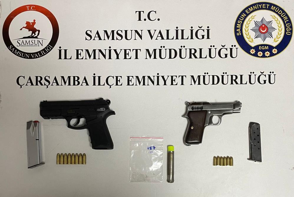 Durdurulan araçta silah ve uyuşturucu ele geçti: 3 gözaltı