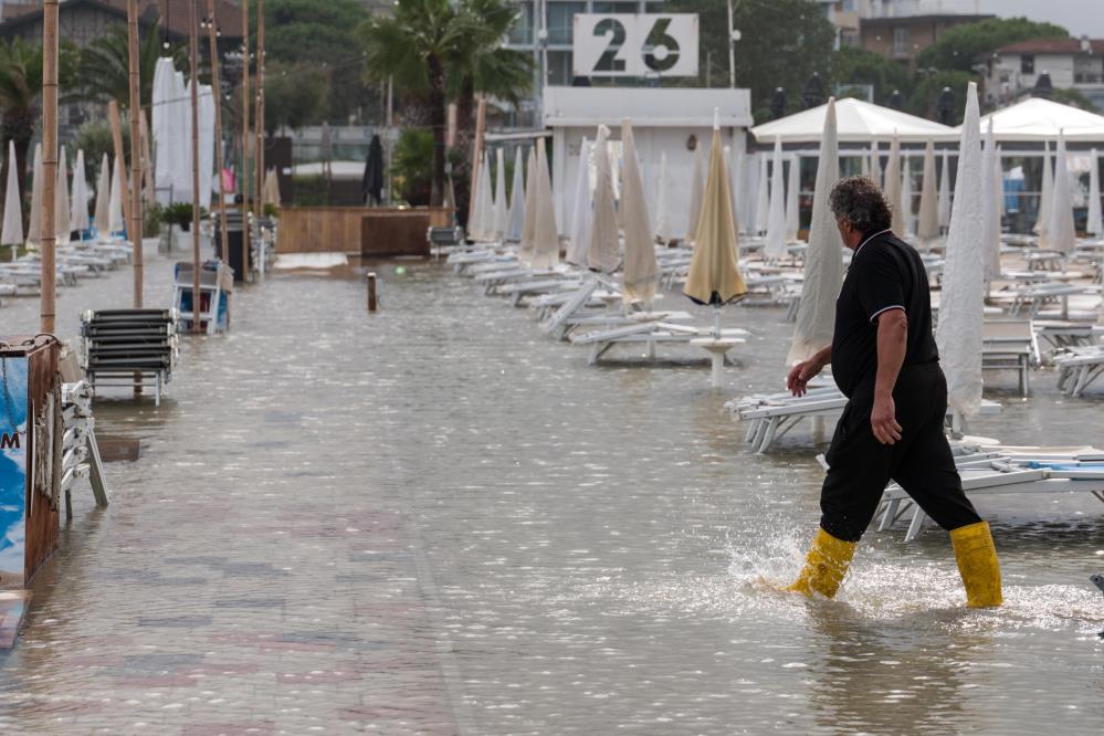 İtalya’da sel: Binden fazla kişi evlerinden tahliye edildi