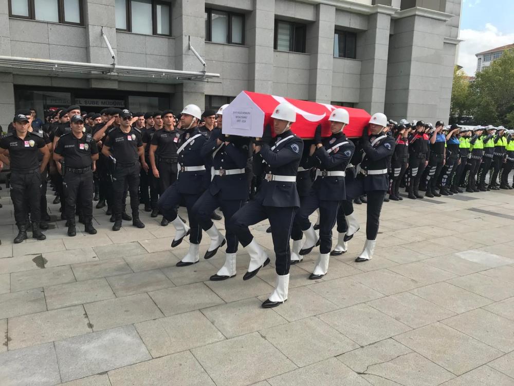 Ümraniye’de şehit edilen polis memuru Şeyda Yılmaz için tören düzenlendi