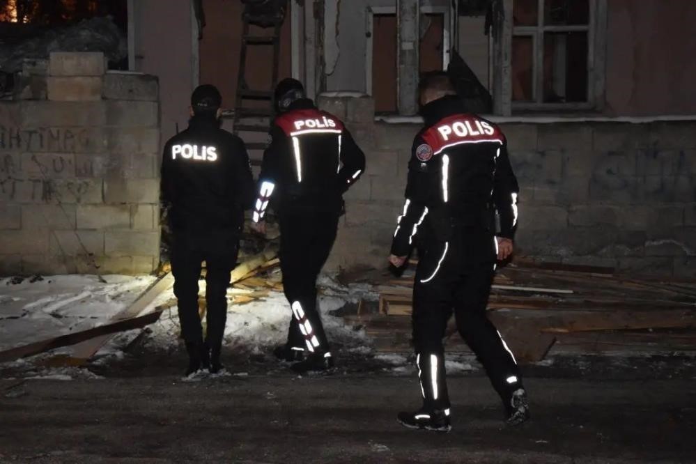 Erzincan’da 24 yıl 8 ay hapis cezası bulunan 12 şüpheli yakalandı