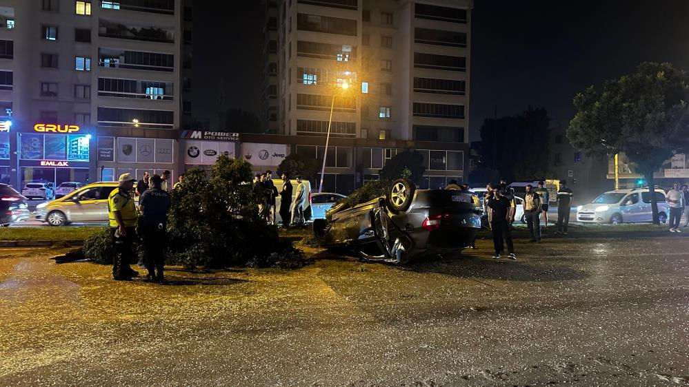 Bursa’da feci kaza: Önce ağaçları yıktı, sonra takla atarak karşı şeride uçtu