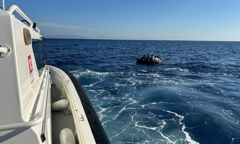 Yunanistan’ın geri ittiği 23 düzensiz göçmen kurtarıldı