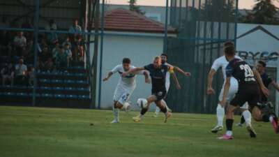 Karacabey Belediyespor evinde galip