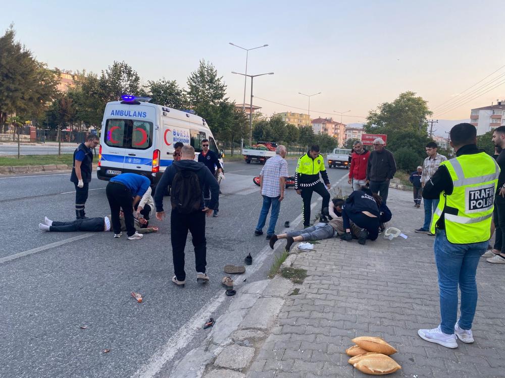 Bursa’da motosiklet sürücüsü yayaya çarptı