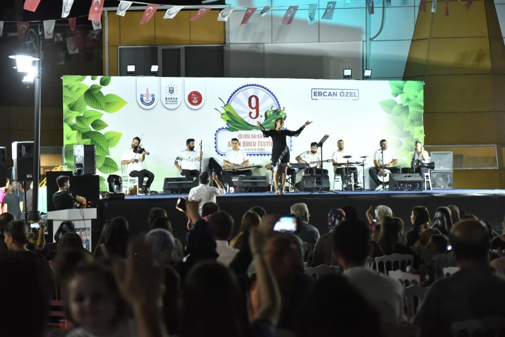 Altın Biber Festivali’nde folklör şöleni