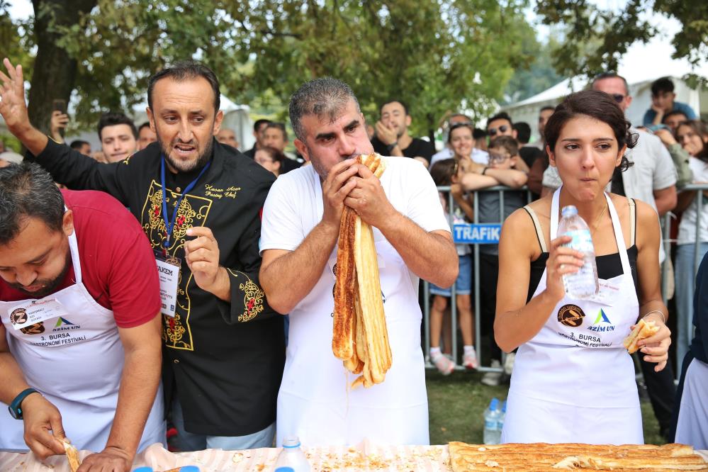 Bursa’da börek yeme yarışması