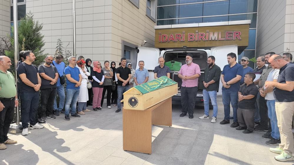 Bursa’da yıllarca görev yaptığı hastanede vefat eden doktora gözü yaşlı veda