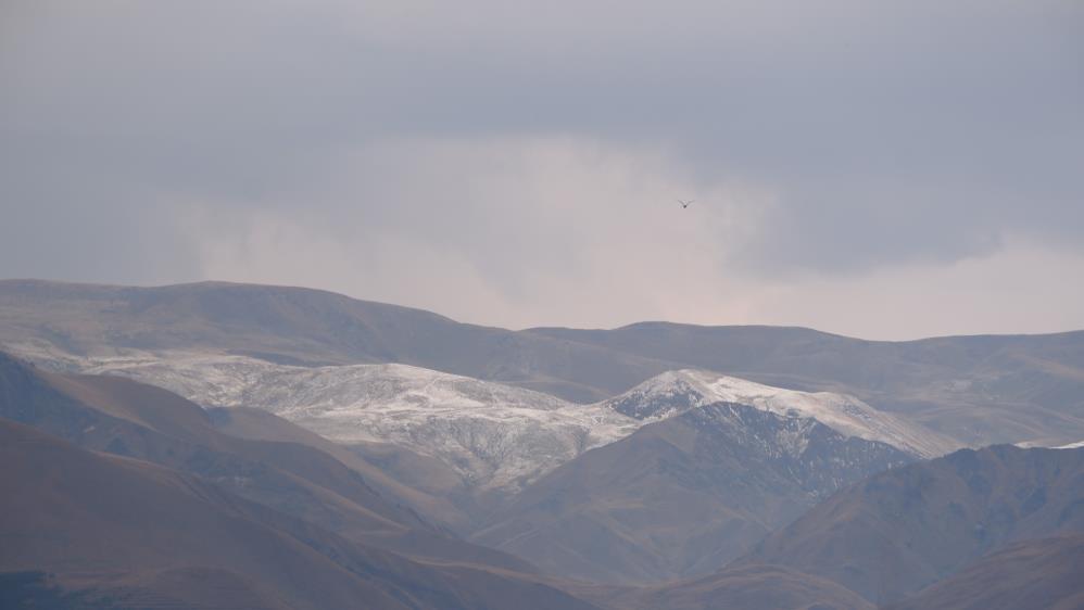 Palandöken’e mevsimin ilk karı yağı