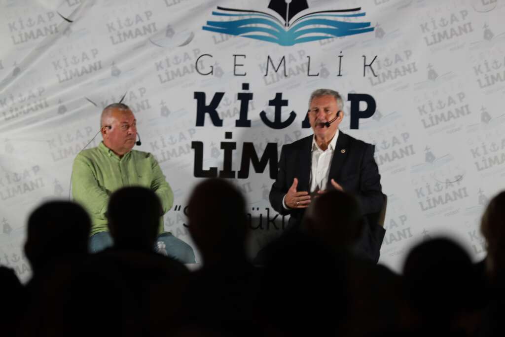 Gemlik Kitap Limanı’nda Mavi Vatan, demokrasi ve basın konuşuldu