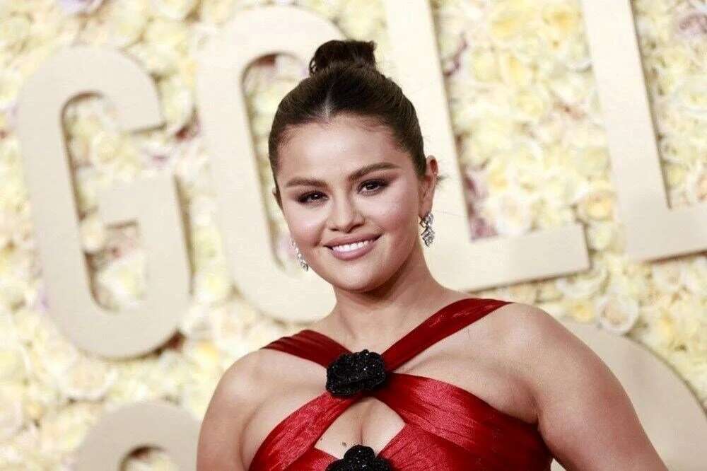 Selena Gomez resmen milyarder oldu