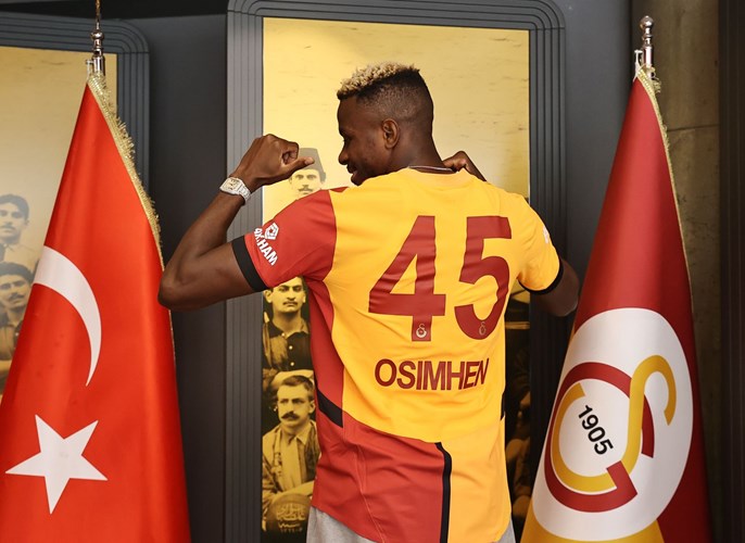 Galatasaray’da Victor Osimhen ilk antrenmanına çıktı