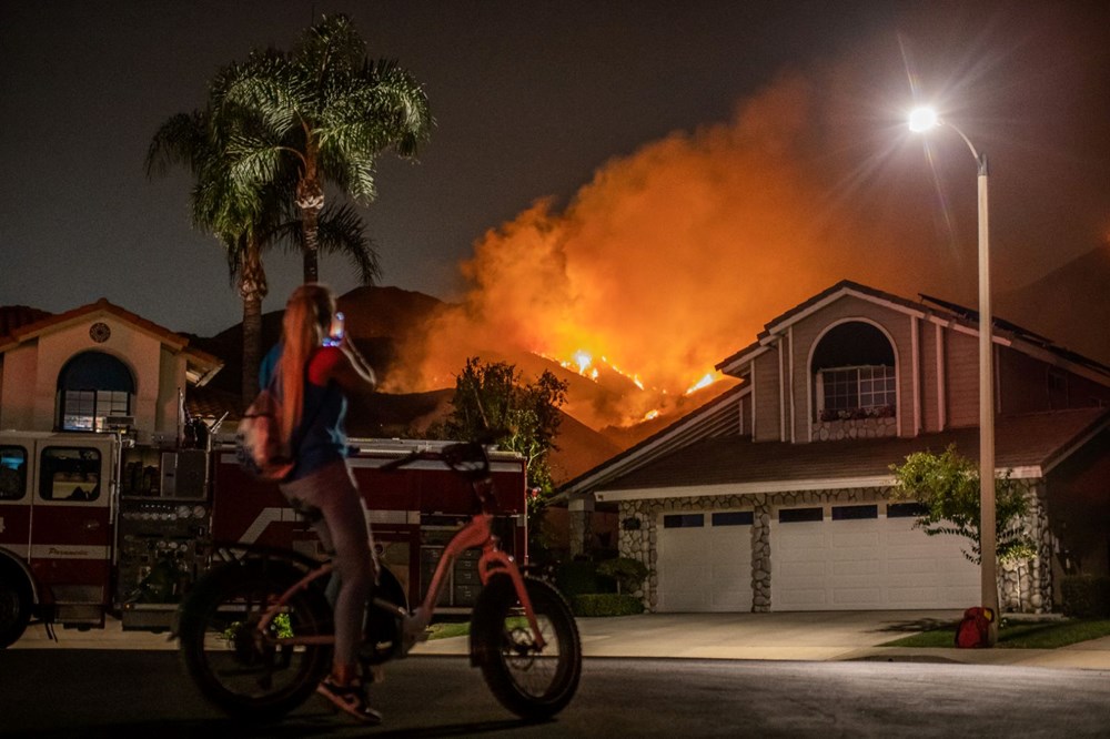 California’da üç orman yangını